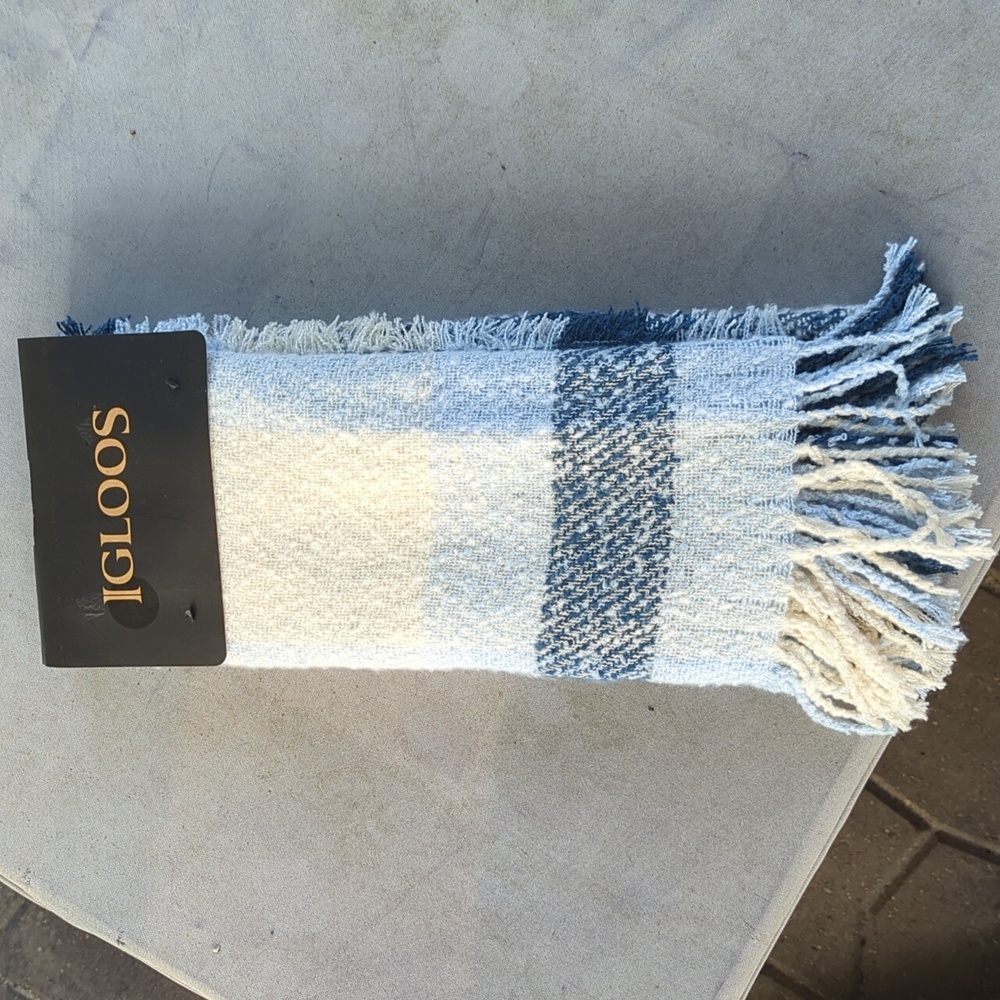 Igloos Blanket Scarf